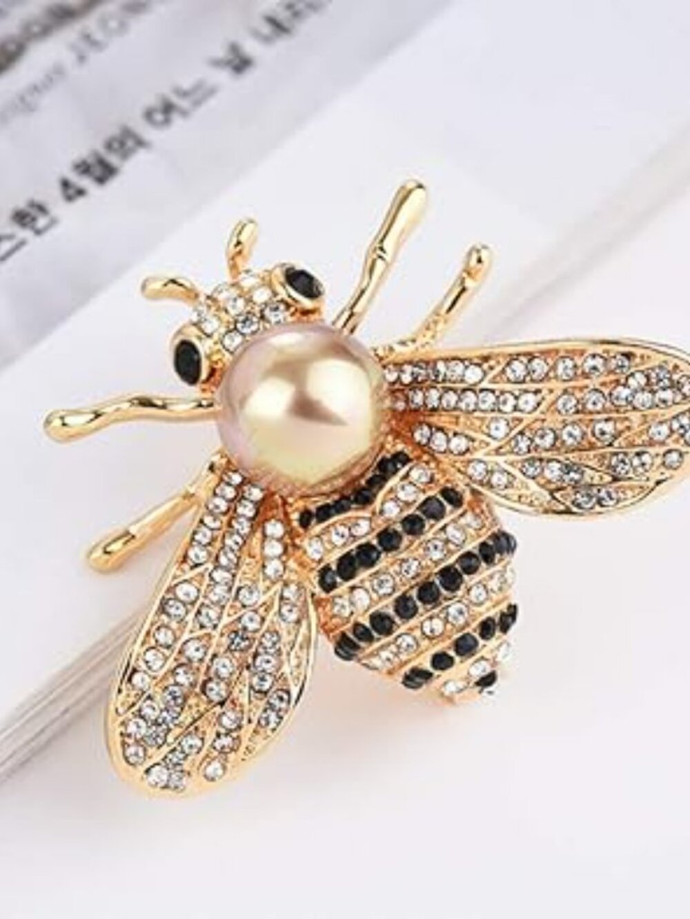 NEW Honey Bee Brooch Crystal Insect Bee Brooch Fashion Shell Pearl Classy Pin